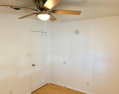 1123 Christie Dr - Photo Thumbnail 20
