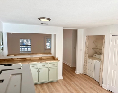 1123 Christie Dr - Photo Thumbnail 4