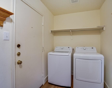 12920 Latchwood Ln - Photo Thumbnail 18