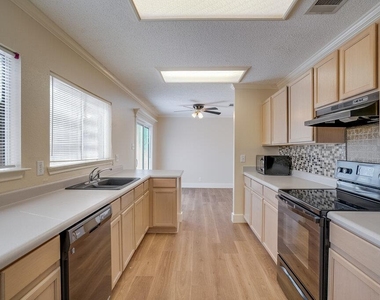 12920 Latchwood Ln - Photo Thumbnail 2