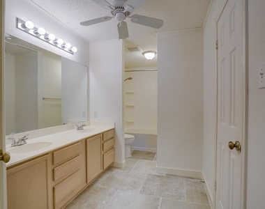 12920 Latchwood Ln - Photo Thumbnail 10