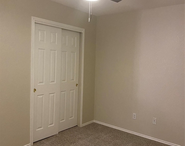 1306 Davis Mountain Loop - Photo Thumbnail 26