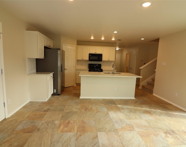 1306 Davis Mountain Loop - Photo Thumbnail 6