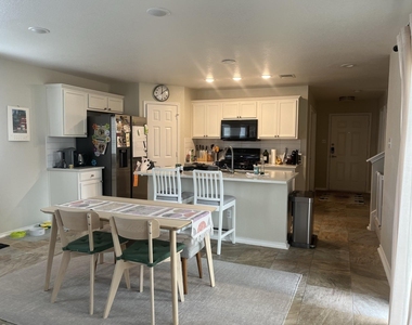 1306 Davis Mountain Loop - Photo Thumbnail 9