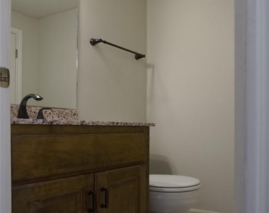 1307 Kinney Ave - Photo Thumbnail 8