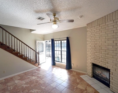 1307 Kinney Ave - Photo Thumbnail 3