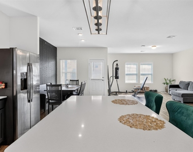 1301 Blackhaw Ln - Photo Thumbnail 16