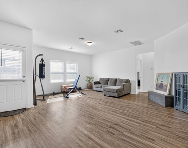 1301 Blackhaw Ln - Photo Thumbnail 23