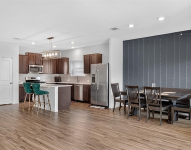 1301 Blackhaw Ln - Photo Thumbnail 26