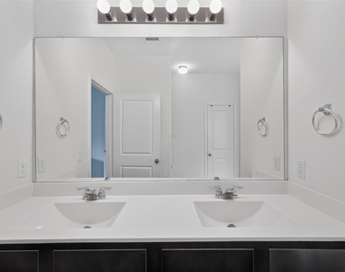1301 Blackhaw Ln - Photo Thumbnail 31
