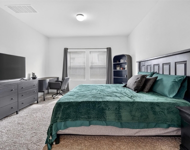 1301 Blackhaw Ln - Photo Thumbnail 30