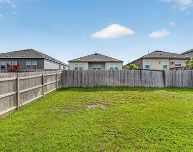 1301 Blackhaw Ln - Photo Thumbnail 36