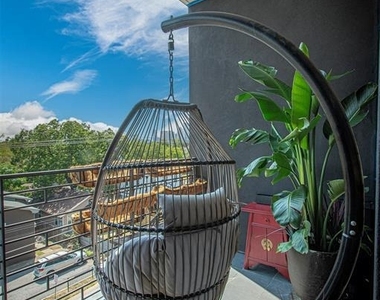 1322 E 12th St - Photo Thumbnail 11