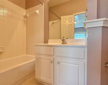 1900 Scofield Ridge Pkwy - Photo Thumbnail 15