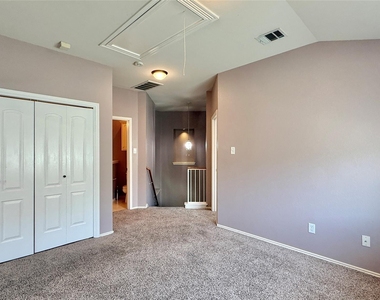 1900 Scofield Ridge Pkwy - Photo Thumbnail 7