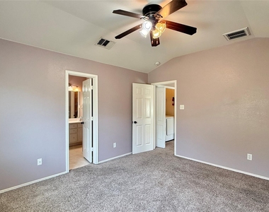 1900 Scofield Ridge Pkwy - Photo Thumbnail 12