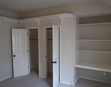 2915 Briona Wood Ln - Photo Thumbnail 32