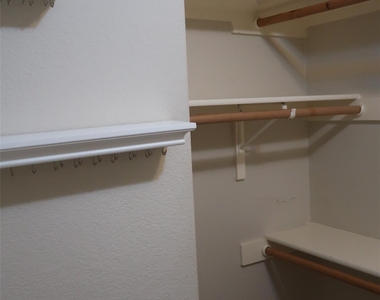 2915 Briona Wood Ln - Photo Thumbnail 20