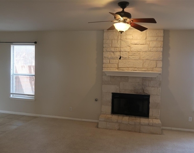 2915 Briona Wood Ln - Photo Thumbnail 6