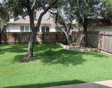 2915 Briona Wood Ln - Photo Thumbnail 10