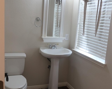 2915 Briona Wood Ln - Photo Thumbnail 4