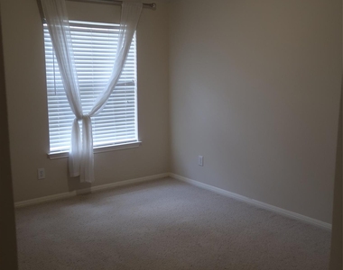 2915 Briona Wood Ln - Photo Thumbnail 14