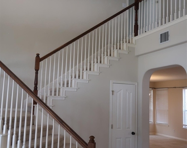 2915 Briona Wood Ln - Photo Thumbnail 12