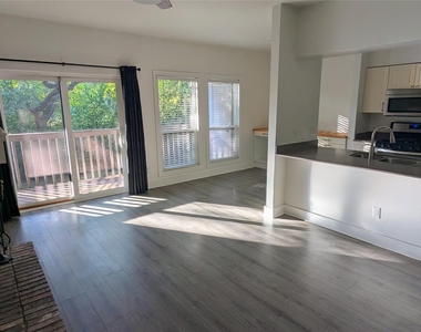 3839 Dry Creek Dr - Photo Thumbnail 2