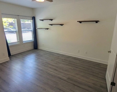 3839 Dry Creek Dr - Photo Thumbnail 30