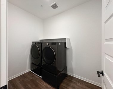 2725 Woodall Dr - Photo Thumbnail 17