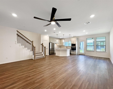 2725 Woodall Dr - Photo Thumbnail 7
