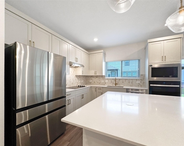 2725 Woodall Dr - Photo Thumbnail 10