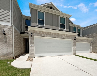 2725 Woodall Dr - Photo Thumbnail 1