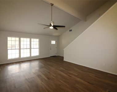 6606 Shiner St - Photo Thumbnail 2