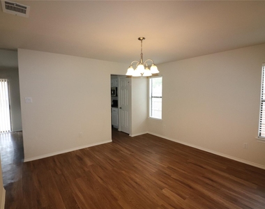 6606 Shiner St - Photo Thumbnail 3