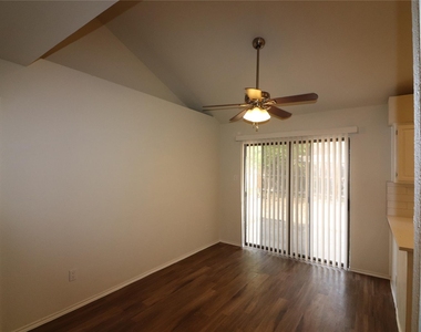6606 Shiner St - Photo Thumbnail 9