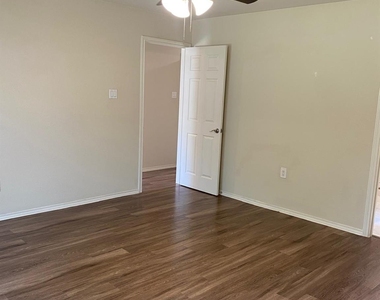 6606 Shiner St - Photo Thumbnail 10
