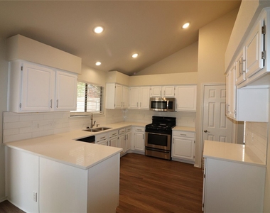 6606 Shiner St - Photo Thumbnail 5