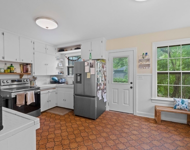3206 Kerbey Ln - Photo Thumbnail 7