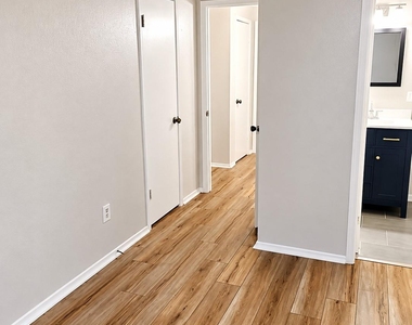 4159 Steck Ave - Photo Thumbnail 17