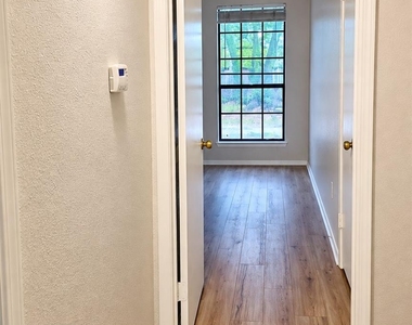 4159 Steck Ave - Photo Thumbnail 11