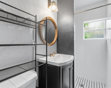 1137 Nickols Ave - Photo Thumbnail 15