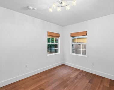 1137 Nickols Ave - Photo Thumbnail 16