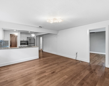 1137 Nickols Ave - Photo Thumbnail 3