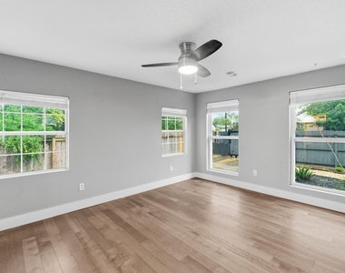 1137 Nickols Ave - Photo Thumbnail 11