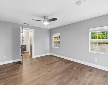 1137 Nickols Ave - Photo Thumbnail 10