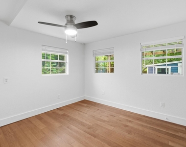 1137 Nickols Ave - Photo Thumbnail 13