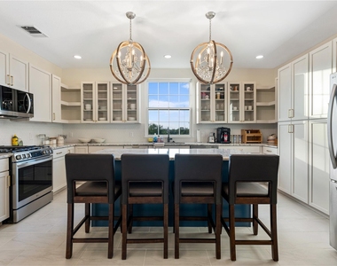 158 Goertz Dr - Photo Thumbnail 1