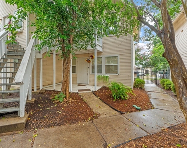 1110 W 22nd St - Photo Thumbnail 1