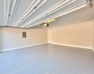 7915 Floracita Ln - Photo Thumbnail 16